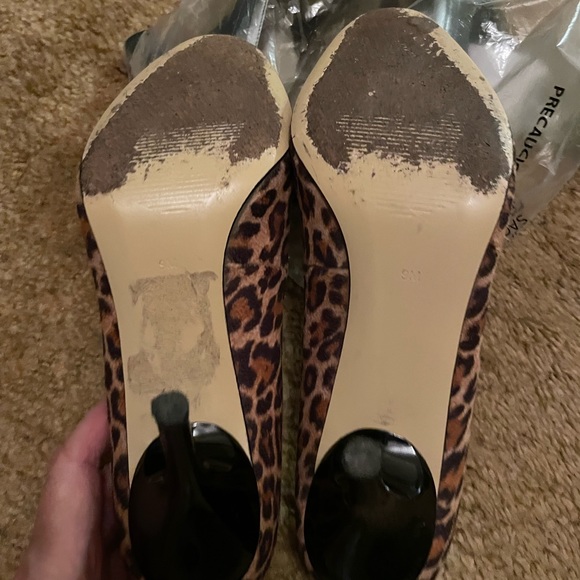 Guess Leopard print peep toe stilettos, 9M, excellent shape - Picture 3 of 3